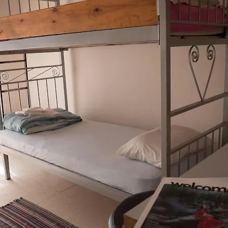 Vandrerhjem Paphos Inn